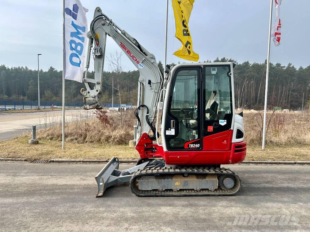 Takeuchi TB 240 Minigraafmachines < 7t