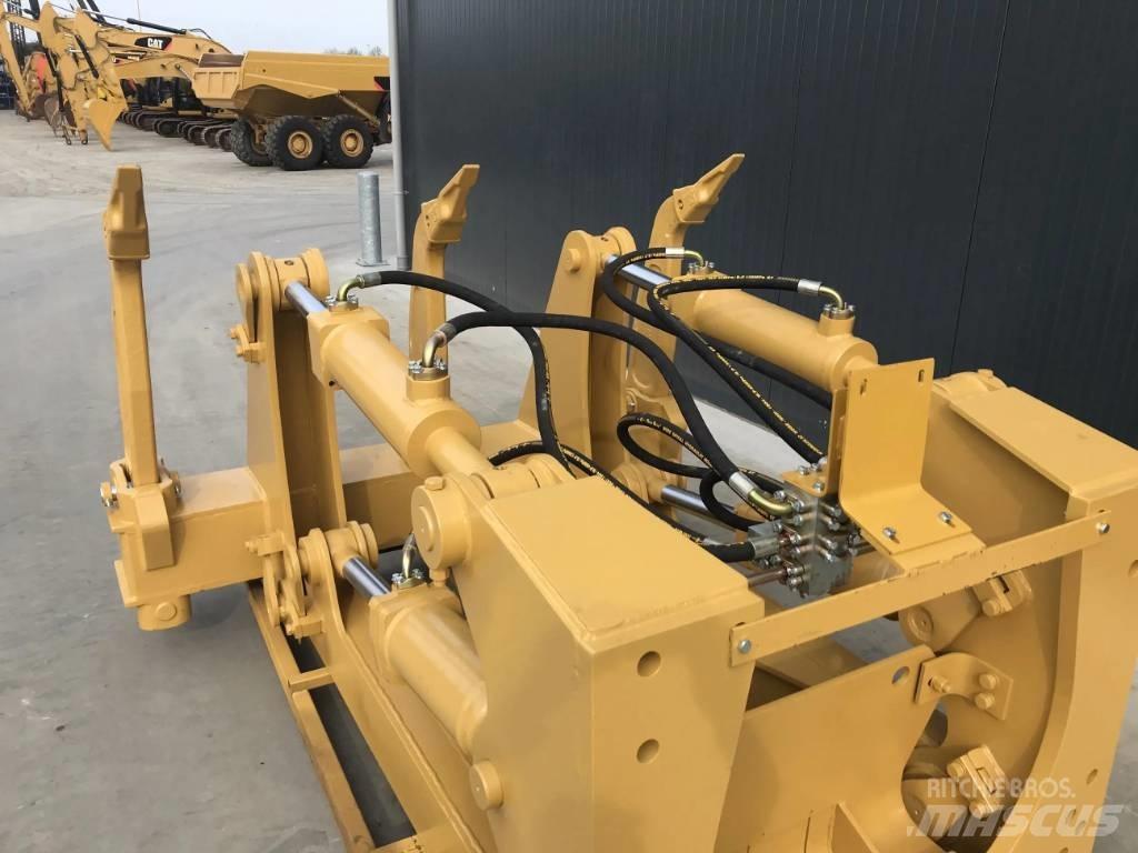 CAT D7R Wegopbrekers