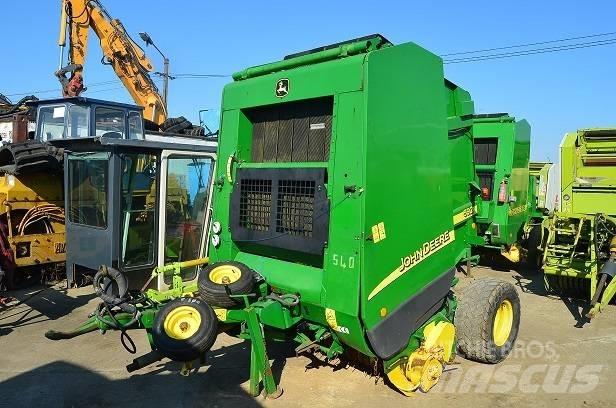John Deere 592 Ronde-balenpersen
