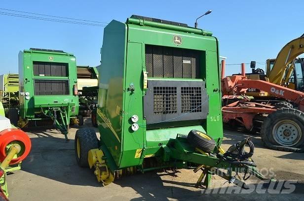 John Deere 592 Ronde-balenpersen