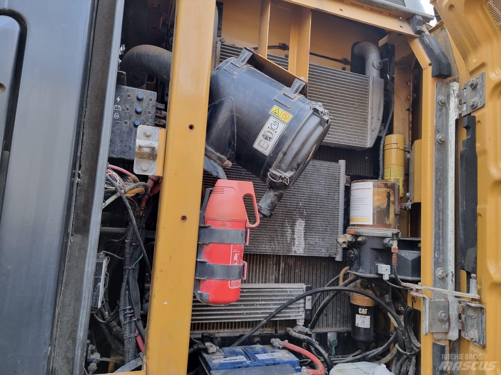 CAT 320 E Rupsgraafmachines