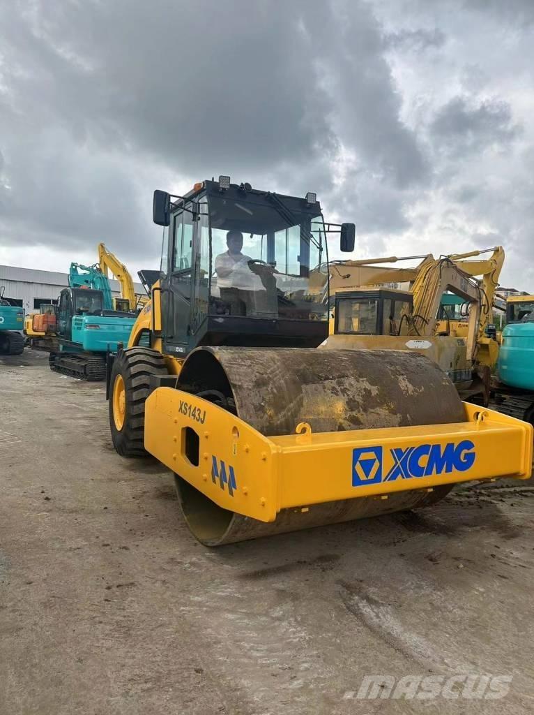 XCMG XS 143 Trilrolwalsen