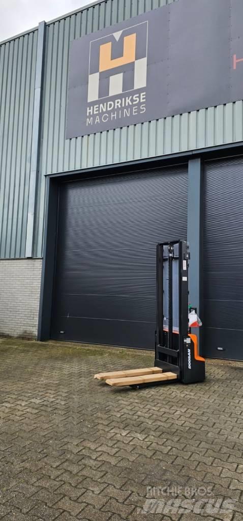 Doosan LSM 12 N Stapelaar meeloop