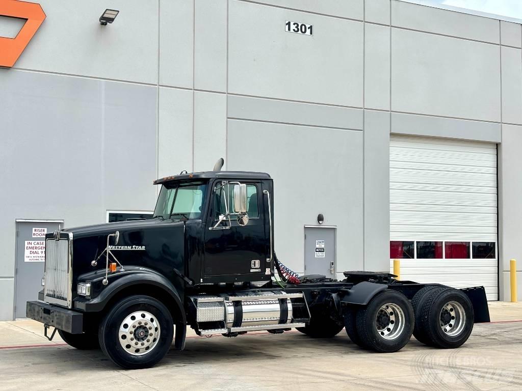 Western Star 4900 Trekkers