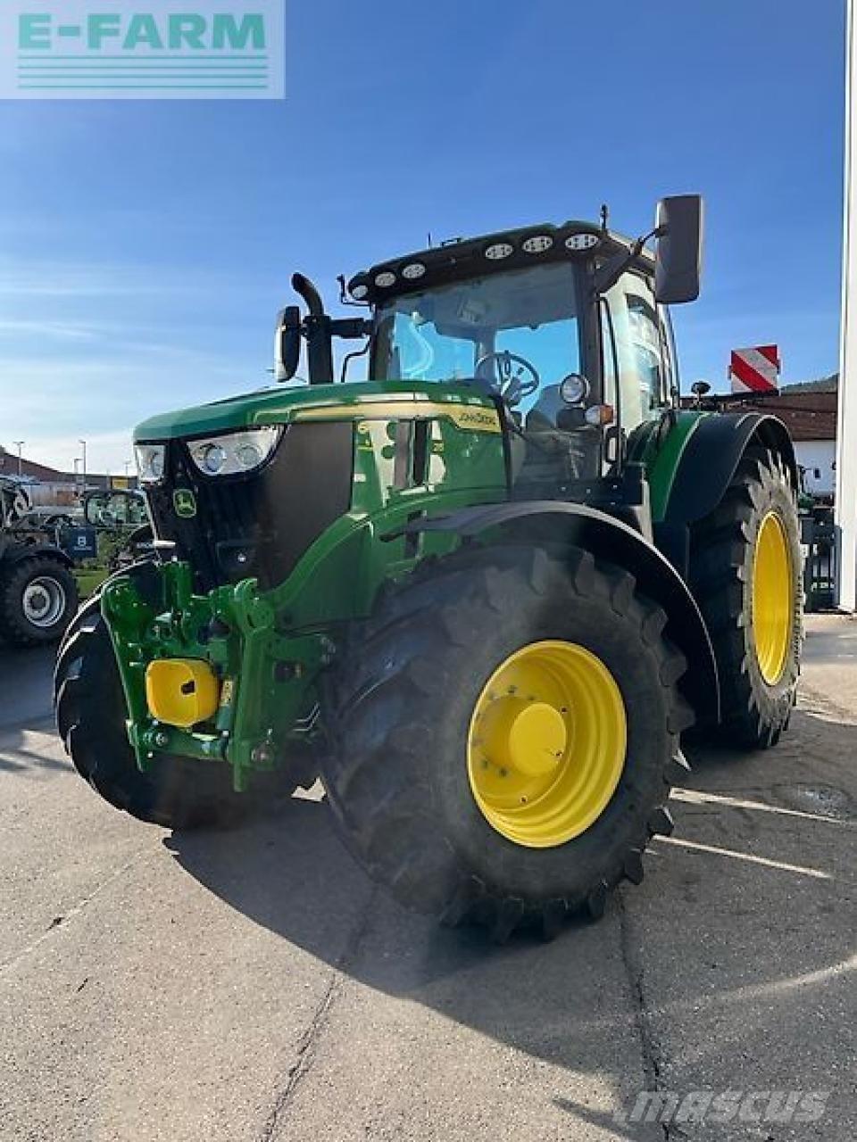 John Deere 6r 215 Tractoren