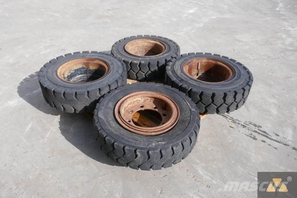 Trelleborg 7.50-15 Banden, wielen en velgen