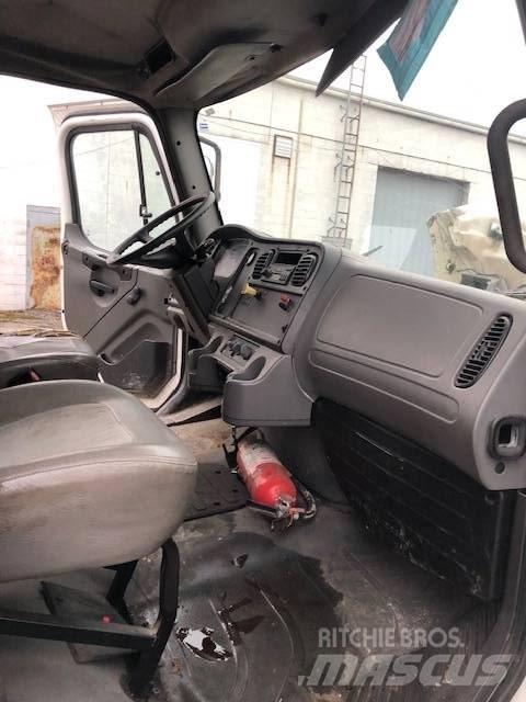 Freightliner m2 Bakwagens met gesloten opbouw