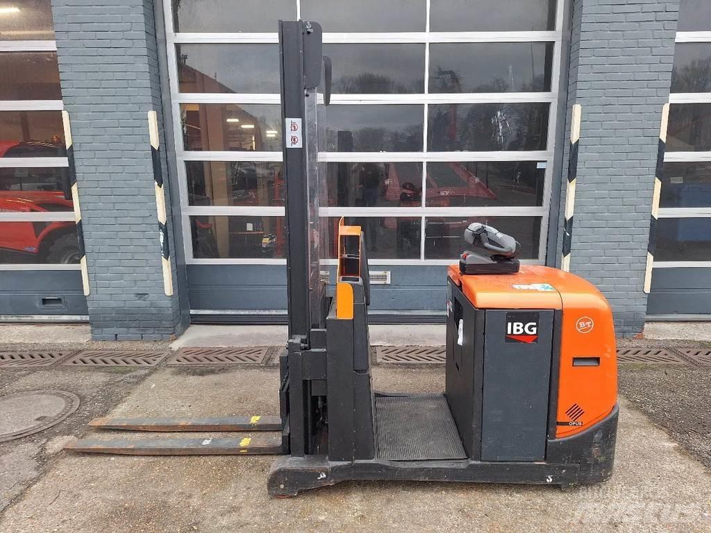 BT OSE120CB Orderpicker voor middelhoog niveau