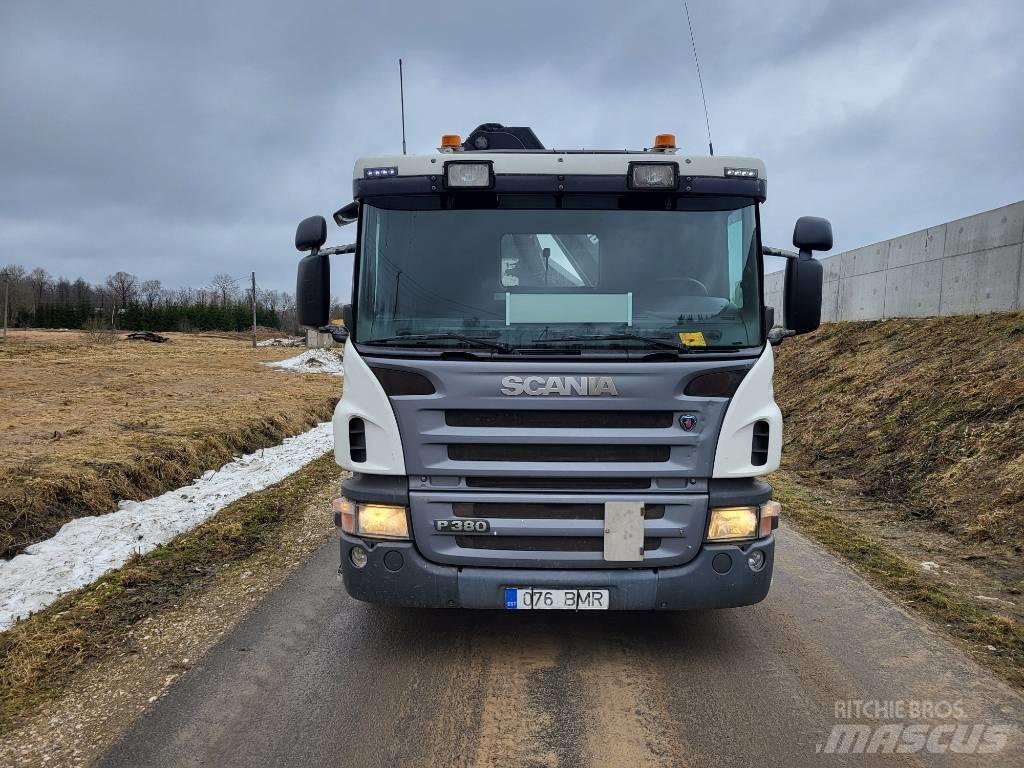 Scania P 380 Vlakke laadvloer met kraan