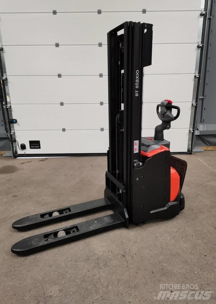 Toyota SWE 120 L Stapelaar meeloop