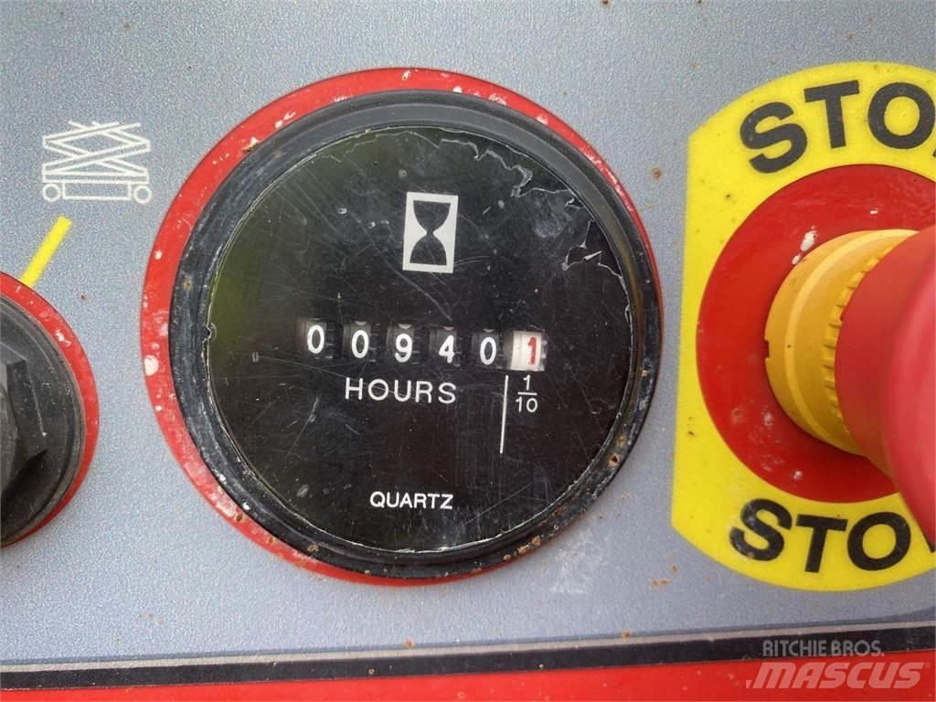 Manitou 140SC Schaarhoogwerkers