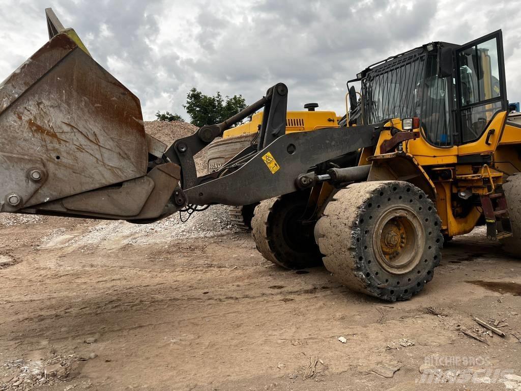 Volvo L 120 F Wielladers