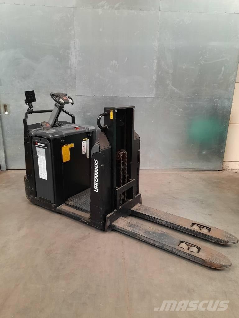 UniCarriers OEP120 Orderpicker voor laag niveau