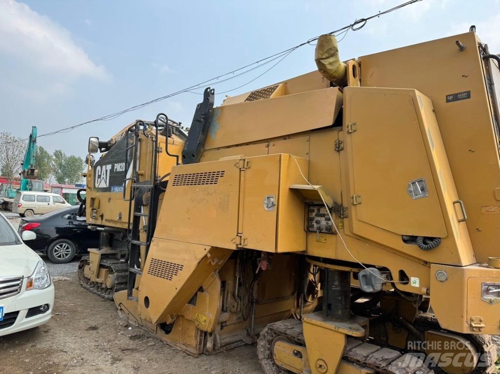 CAT PM 200 Asfaltfrezen