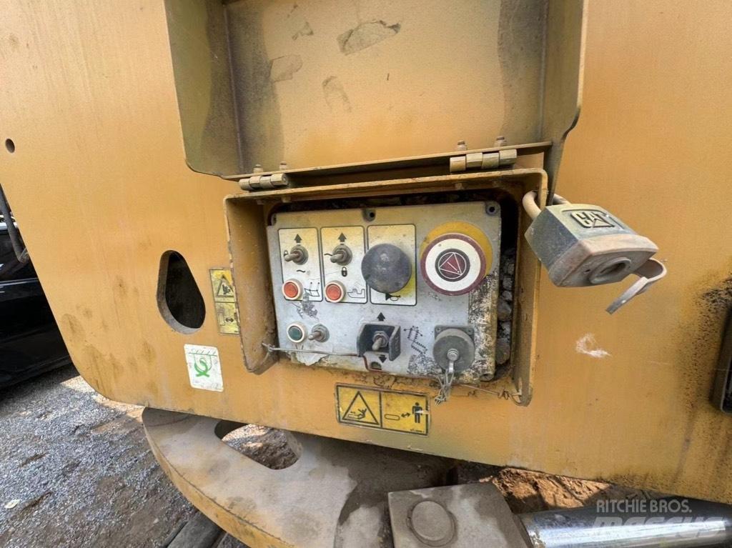 CAT PM 200 Asfaltfrezen
