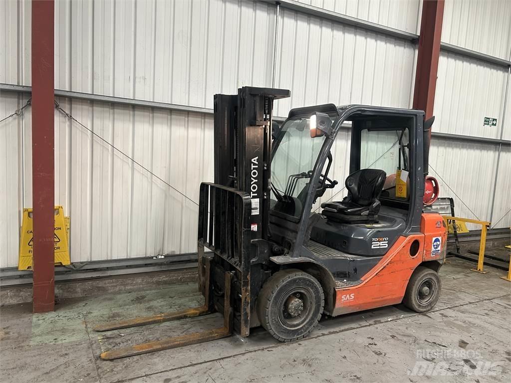 Toyota 02-8FGF25 LPG heftrucks