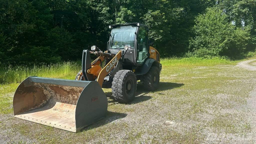 CASE 321 F Wielladers