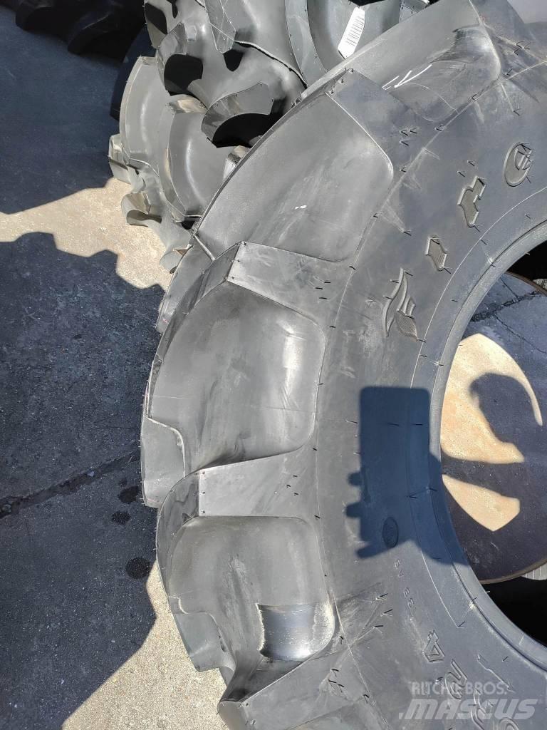 Firestone 480/70R24 Banden, wielen en velgen