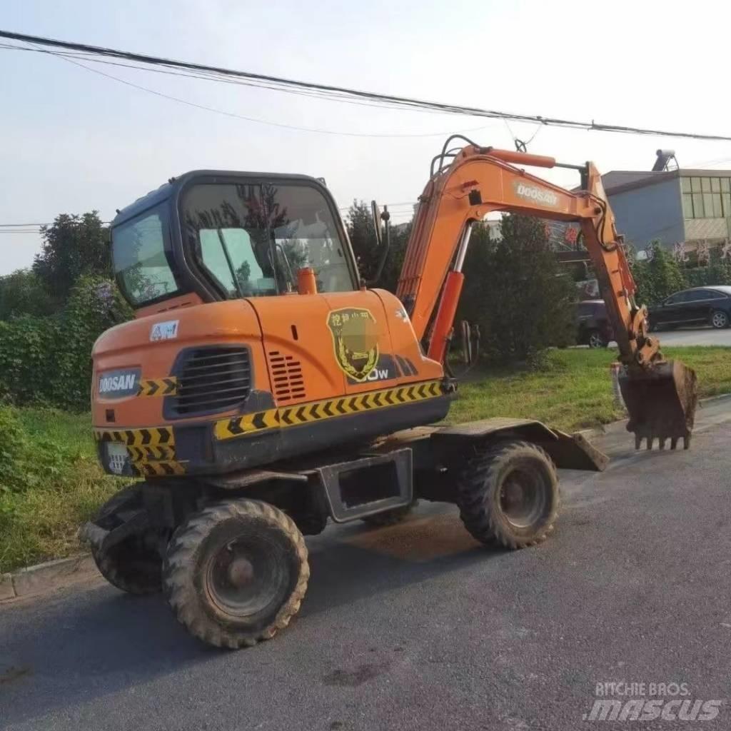 Doosan DX60W Wielgraafmachines