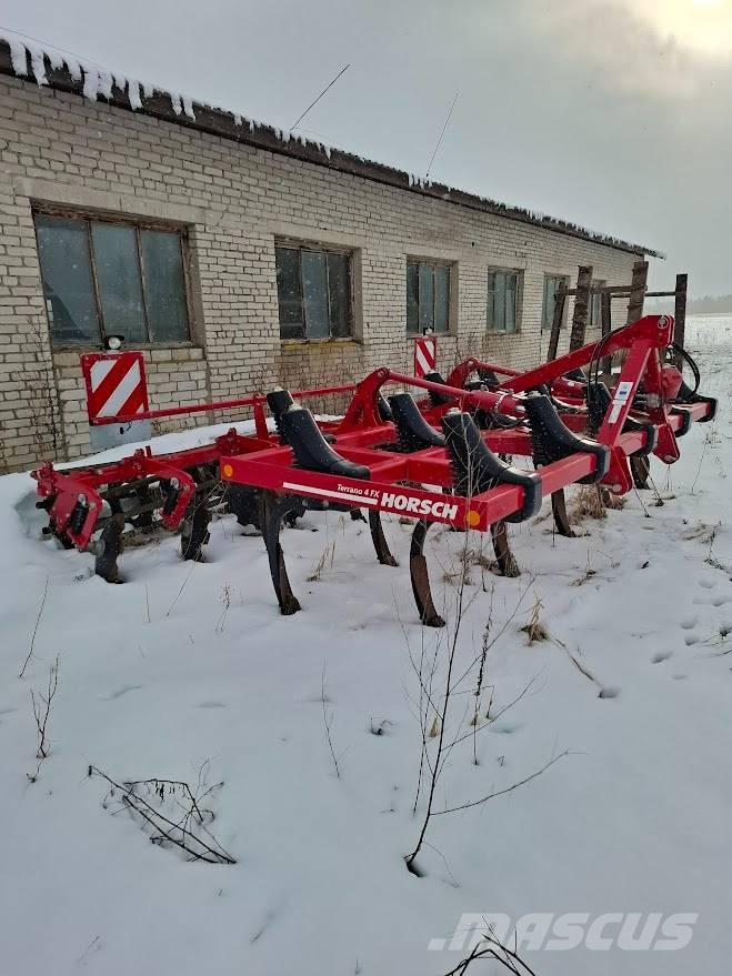 Horsch Terrano 4 FX Beitelploeg