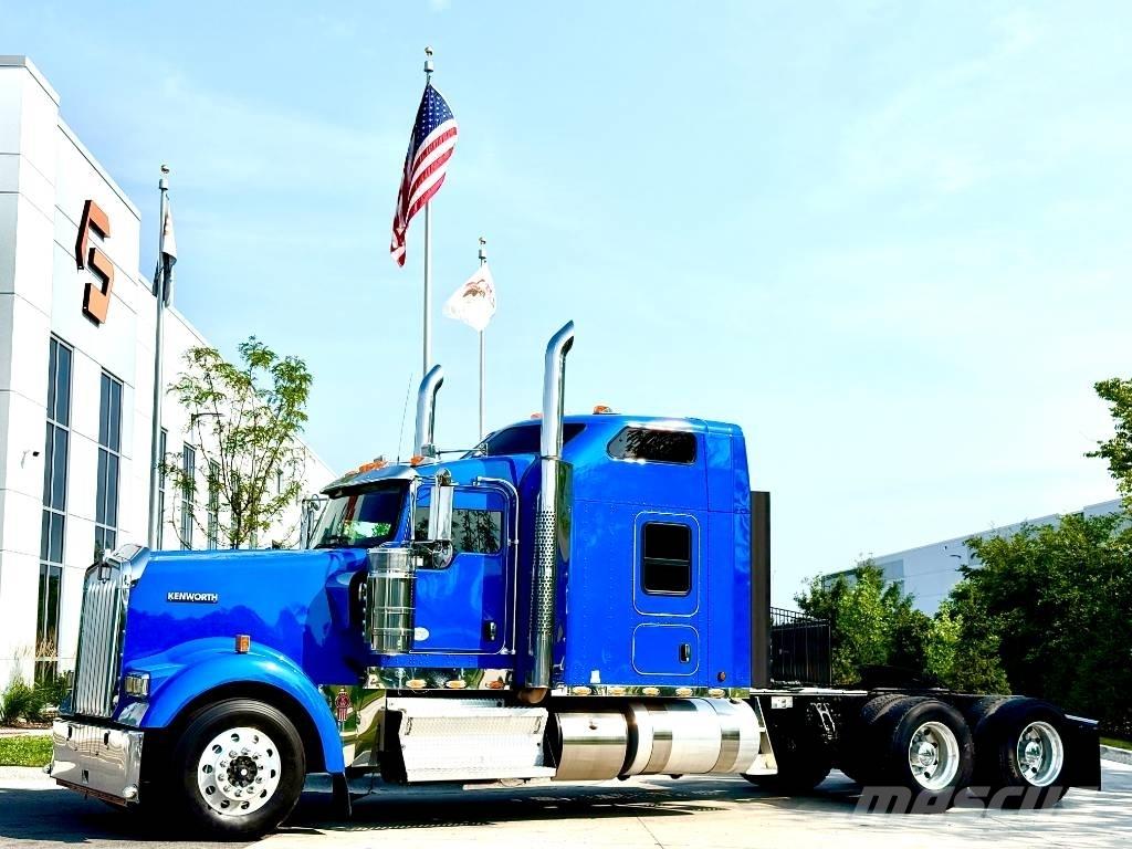 Kenworth W 900 Trekkers