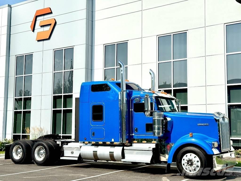 Kenworth W 900 Trekkers