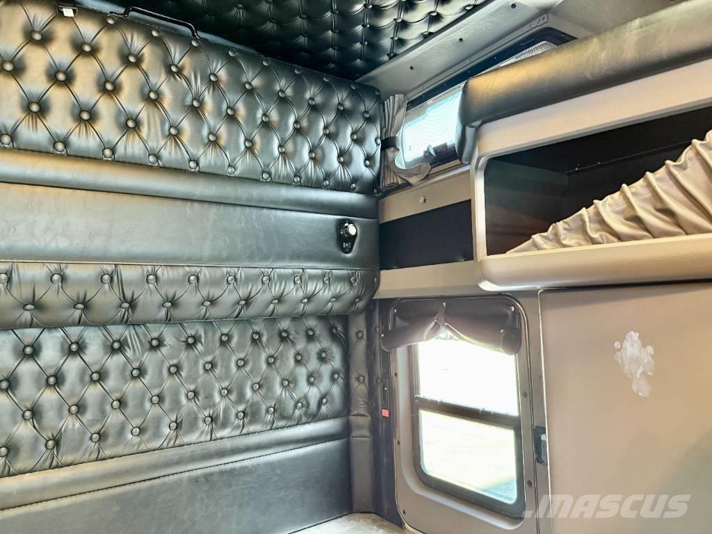 Kenworth W 900 Trekkers