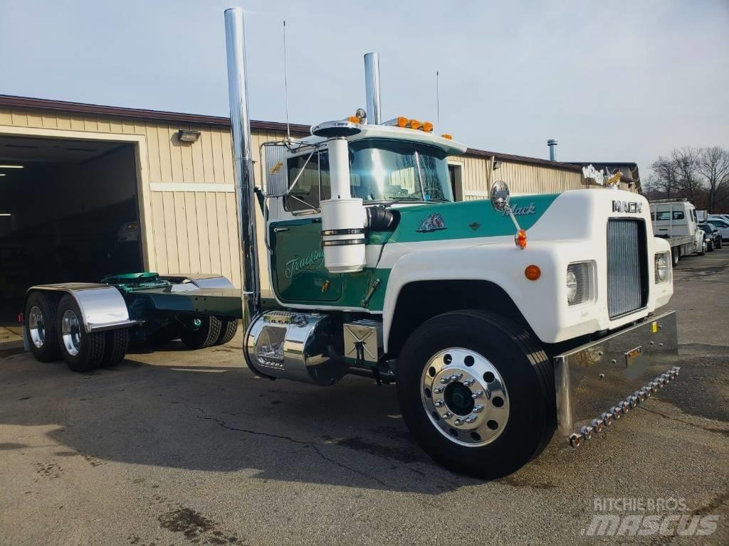 Mack R700 Chassis met cabine