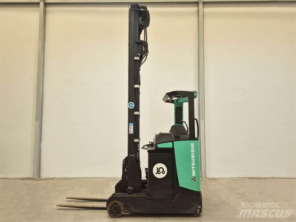 Mitsubishi RB16NH Reachtruck voor hoog niveau