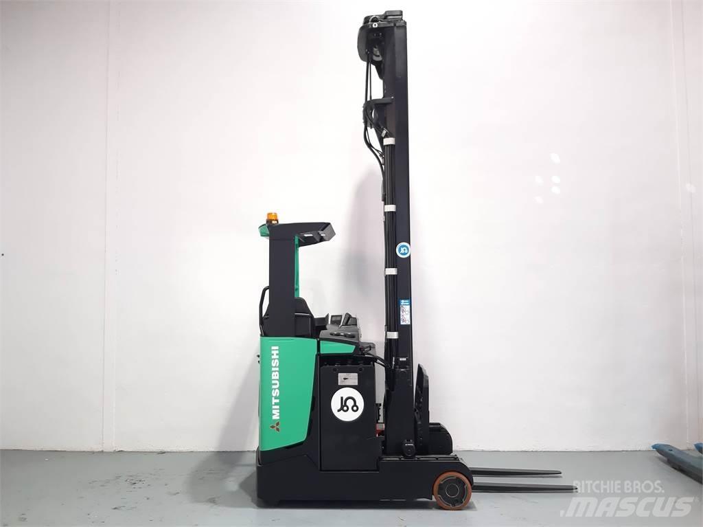 Mitsubishi RB16NH Reachtruck voor hoog niveau