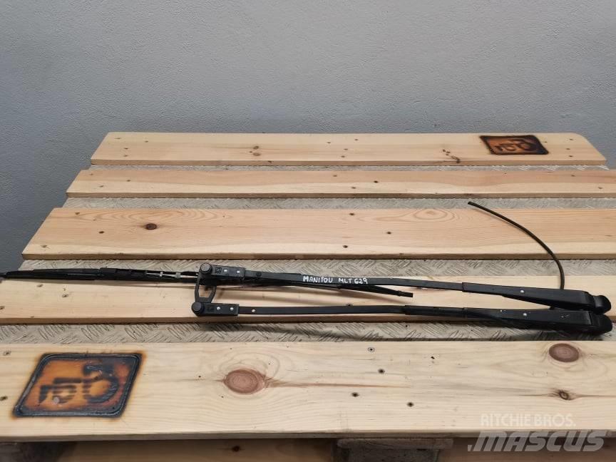 Manitou MLT .... wiper Cabine en interieur