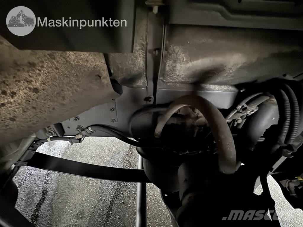 Scania P 250 Bakwagens met gesloten opbouw