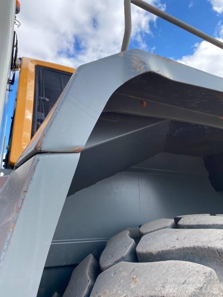 Liebherr L 586 Wielladers