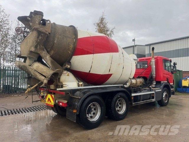 Scania P 320 Betonmixers en pompen