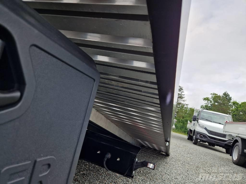 Nissan 35.13 Gesloten bedrijfswagens