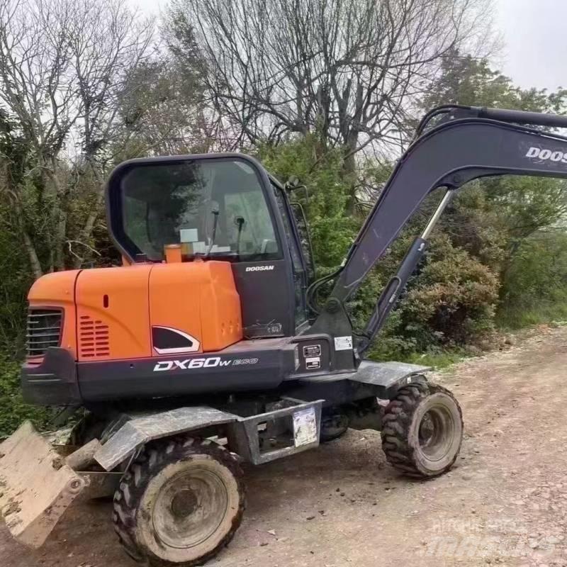 Doosan dx60w Wielgraafmachines
