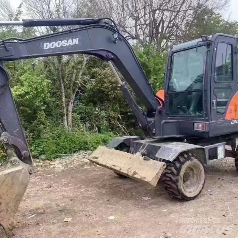 Doosan dx60w Wielgraafmachines