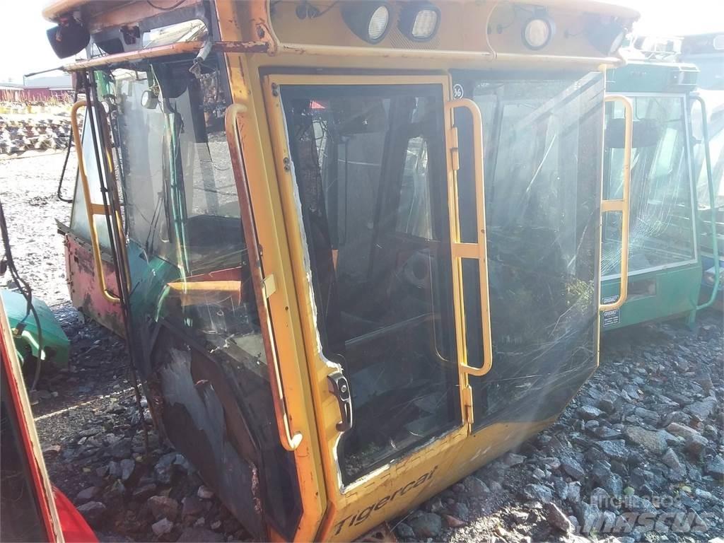 Tigercat 1075 Cabine en interieur
