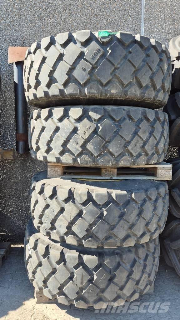 Aeolus 20.5R25 Banden, wielen en velgen