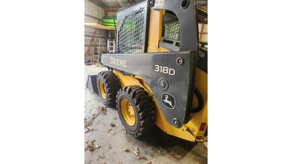 John Deere 318 D Schrankladers