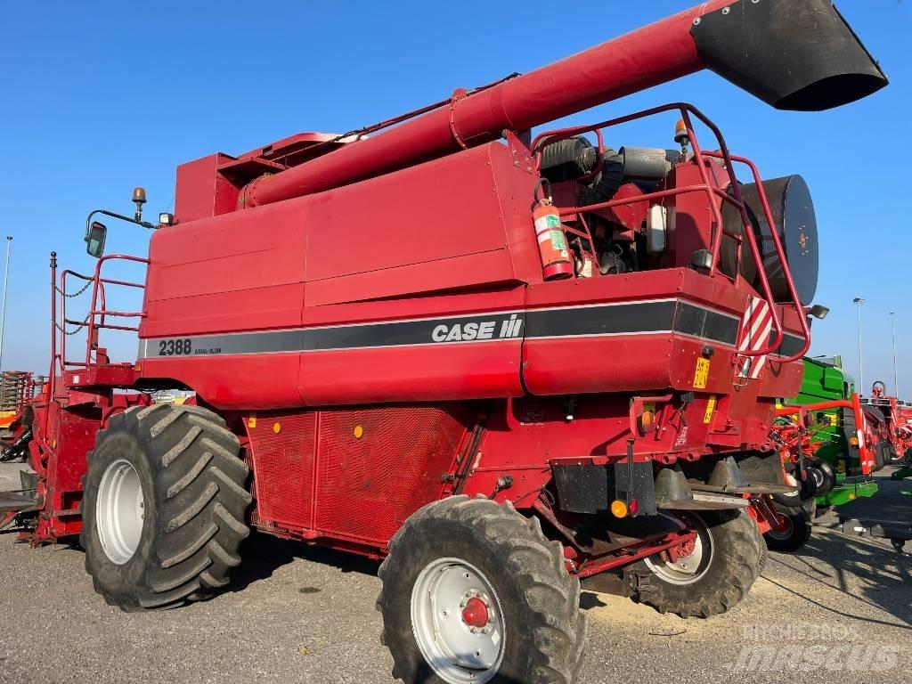 CASE 2388 Maaidorsmachines
