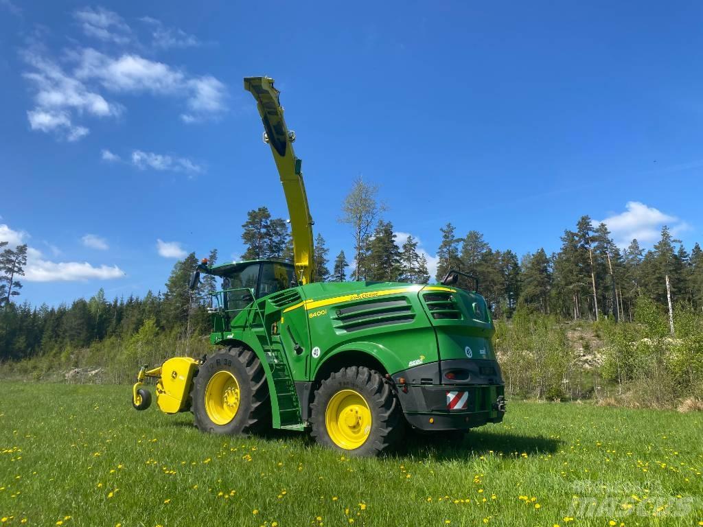 John Deere 8400 i Zelfrijdende veldhakselaars