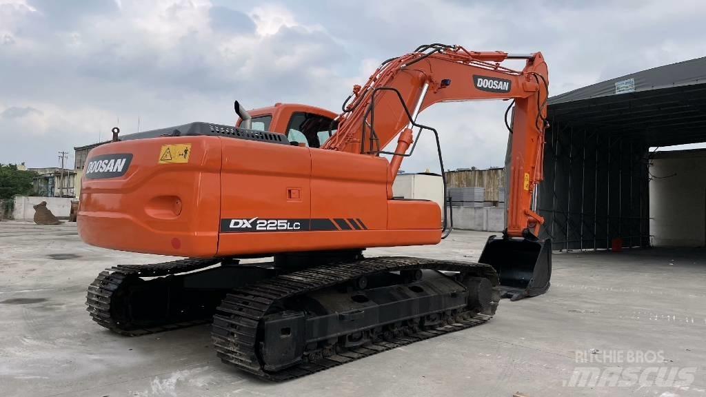 Doosan DX 225 Rupsgraafmachines