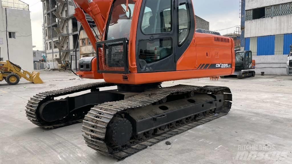 Doosan DX 225 Rupsgraafmachines