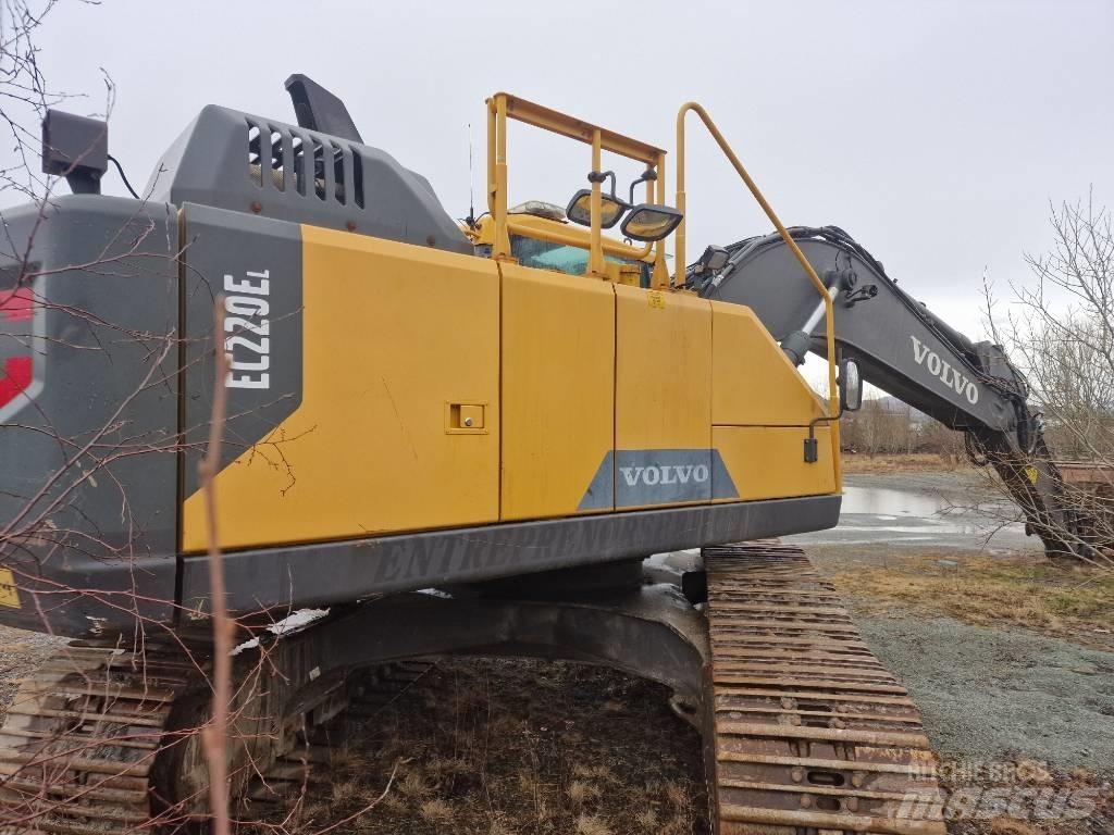 Volvo 220E Rupsgraafmachines