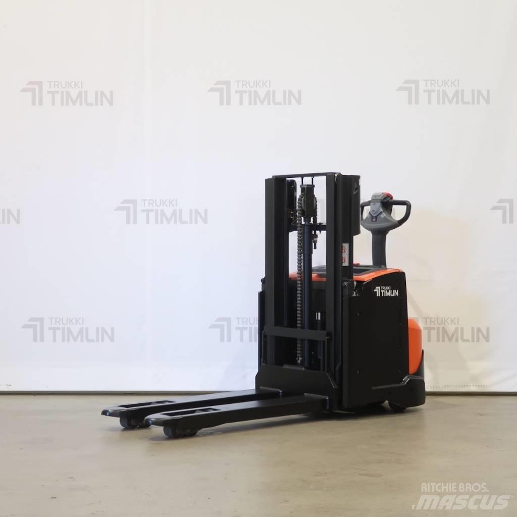 Toyota SWE200D Stapelaar meeloop