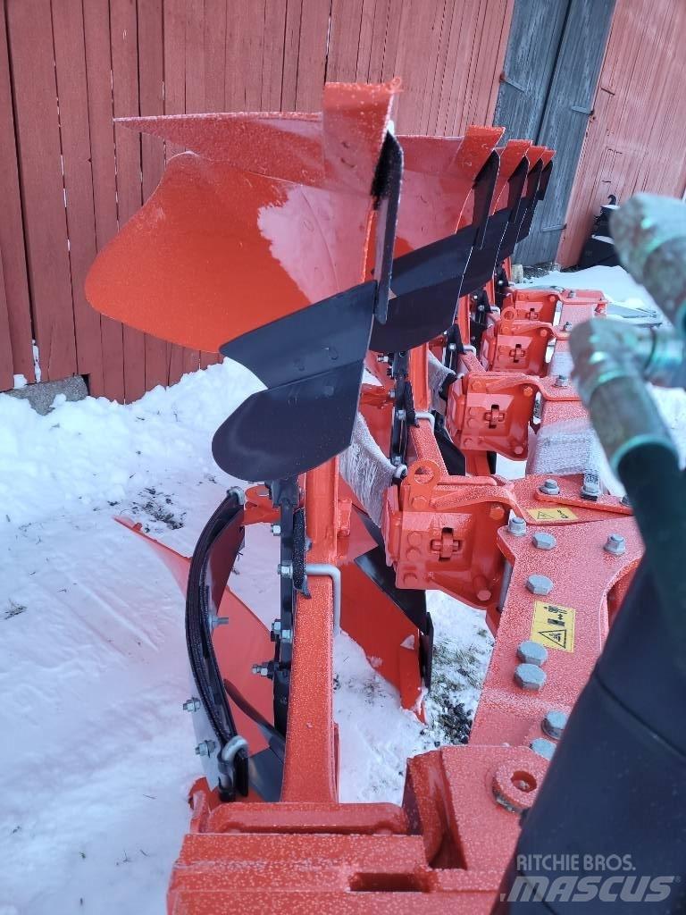 Kubota RM 3005V Wentelploegen