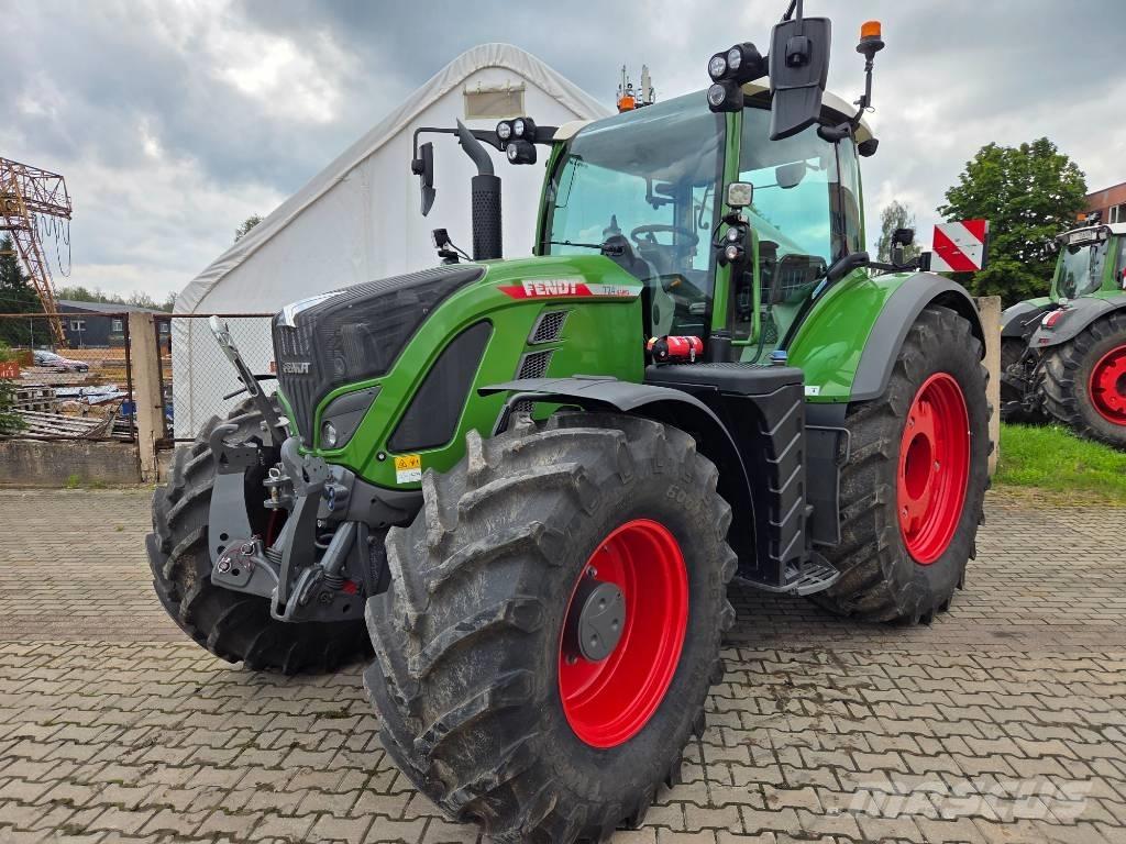 Fendt 724 Vario Tractoren