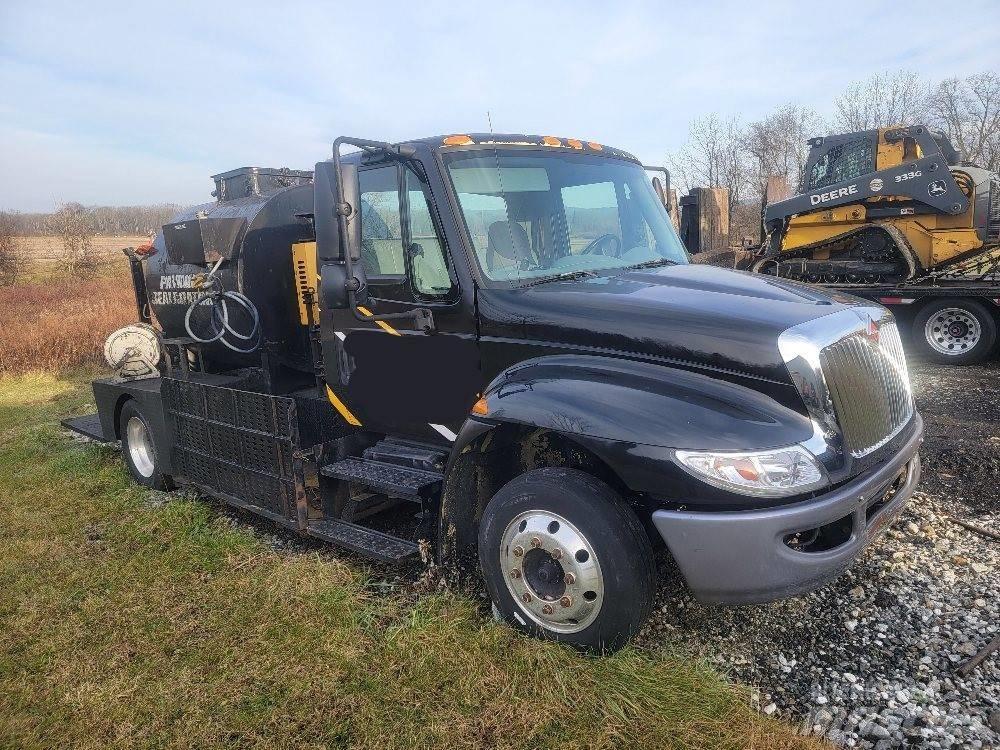 International 4300 Anders