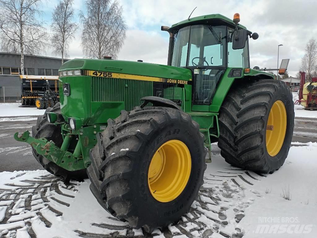 John Deere 4755 Tractoren